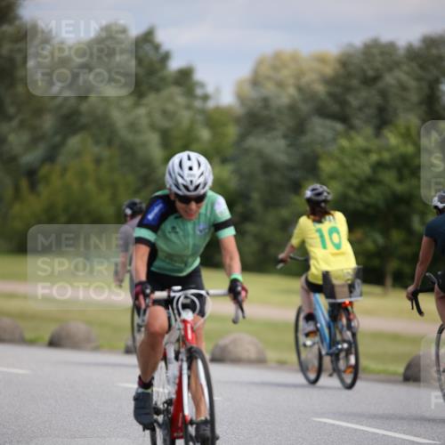 16.06.2024 - 26. Vierlanden-Triathlon Jannik Wohlers http://msf.ph/oto/6289265 16.06.2024 11:30:06 Radfahren 19, 56, 202, 205, 212, 289, 433, 527, 547, 565 meine-sportfotos.de
