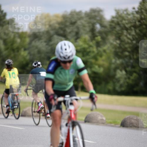 16.06.2024 - 26. Vierlanden-Triathlon Jannik Wohlers http://msf.ph/oto/6289310 16.06.2024 11:30:07 Radfahren 19, 56, 202, 205, 212, 289, 433, 527, 547, 551, 565, 636 meine-sportfotos.de