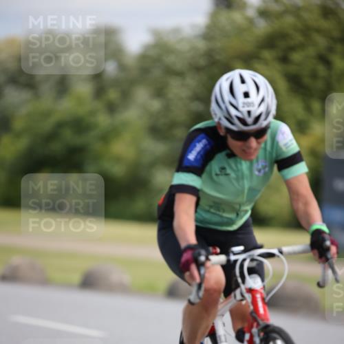 16.06.2024 - 26. Vierlanden-Triathlon Jannik Wohlers http://msf.ph/oto/6289362 16.06.2024 11:30:07 Radfahren 19, 56, 202, 205, 212, 289, 433, 527, 547, 551, 565, 636 meine-sportfotos.de