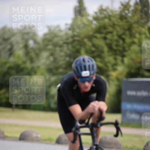 16.06.2024 - 26. Vierlanden-Triathlon Jannik Wohlers http://msf.ph/oto/6289381 16.06.2024 11:30:08 Radfahren 19, 56, 202, 205, 212, 289, 433, 527, 551, 565, 636 meine-sportfotos.de