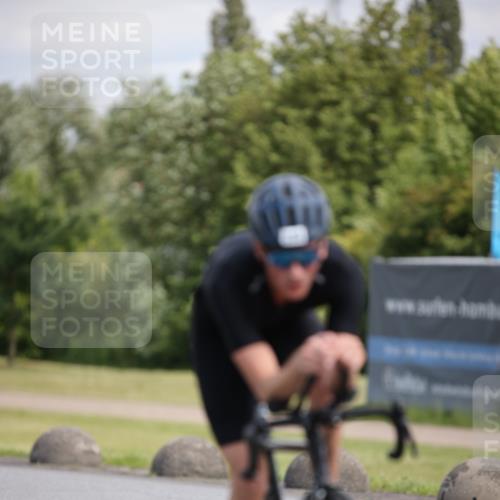16.06.2024 - 26. Vierlanden-Triathlon Jannik Wohlers http://msf.ph/oto/6289385 16.06.2024 11:30:08 Radfahren 19, 56, 202, 205, 212, 289, 433, 527, 551, 565, 636 meine-sportfotos.de