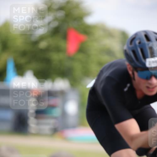 16.06.2024 - 26. Vierlanden-Triathlon Jannik Wohlers http://msf.ph/oto/6289428 16.06.2024 11:30:09 Radfahren 19, 32, 56, 202, 205, 212, 289, 433, 527, 551, 565, 636 meine-sportfotos.de