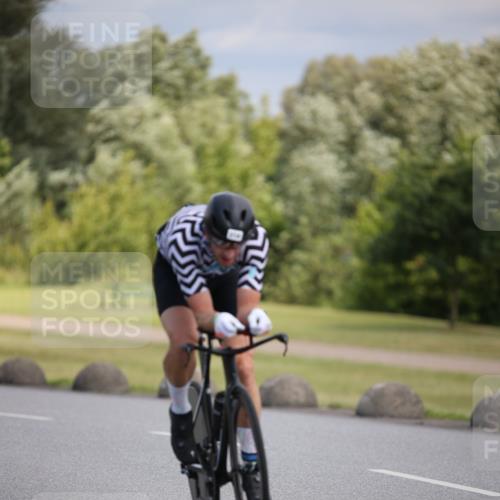 16.06.2024 - 26. Vierlanden-Triathlon Jannik Wohlers http://msf.ph/oto/6289494 16.06.2024 11:30:14 Radfahren 19, 32, 205, 218, 289, 529, 551, 636 meine-sportfotos.de