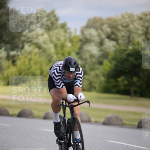 16.06.2024 - 26. Vierlanden-Triathlon Jannik Wohlers http://msf.ph/oto/6289498 16.06.2024 11:30:15 Radfahren 19, 32, 218, 289, 529, 551, 636 meine-sportfotos.de