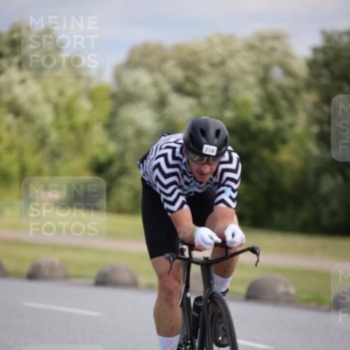 16.06.2024 - 26. Vierlanden-Triathlon Jannik Wohlers http://msf.ph/oto/6289531 16.06.2024 11:30:15 Radfahren 19, 32, 218, 289, 529, 551, 636 meine-sportfotos.de