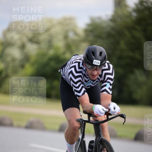 16.06.2024 - 26. Vierlanden-Triathlon Jannik Wohlers http://msf.ph/oto/6289559 16.06.2024 11:30:15 Radfahren 19, 32, 218, 289, 529, 551, 636 meine-sportfotos.de