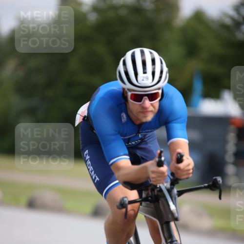 16.06.2024 - 26. Vierlanden-Triathlon Jannik Wohlers http://msf.ph/oto/6289869 16.06.2024 11:30:24 Radfahren 29, 50, 168, 263 meine-sportfotos.de