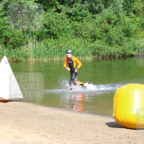 16.06.2024 - 26. Vierlanden-Triathlon Strokosch-Dieckow http://msf.ph/oto/6289902 16.06.2024 09:32:57 Schwimmen  meine-sportfotos.de