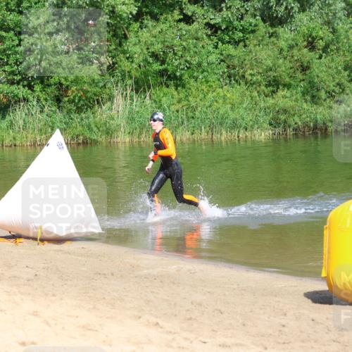 16.06.2024 - 26. Vierlanden-Triathlon Strokosch-Dieckow http://msf.ph/oto/6290040 16.06.2024 09:32:57 Schwimmen  meine-sportfotos.de