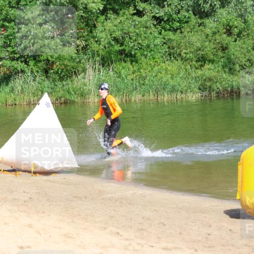 16.06.2024 - 26. Vierlanden-Triathlon Strokosch-Dieckow http://msf.ph/oto/6290054 16.06.2024 09:32:57 Schwimmen  meine-sportfotos.de