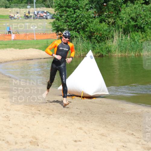 16.06.2024 - 26. Vierlanden-Triathlon Strokosch-Dieckow http://msf.ph/oto/6290161 16.06.2024 09:33:00 Schwimmen  meine-sportfotos.de