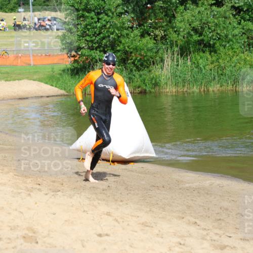 16.06.2024 - 26. Vierlanden-Triathlon Strokosch-Dieckow http://msf.ph/oto/6290190 16.06.2024 09:33:00 Schwimmen  meine-sportfotos.de