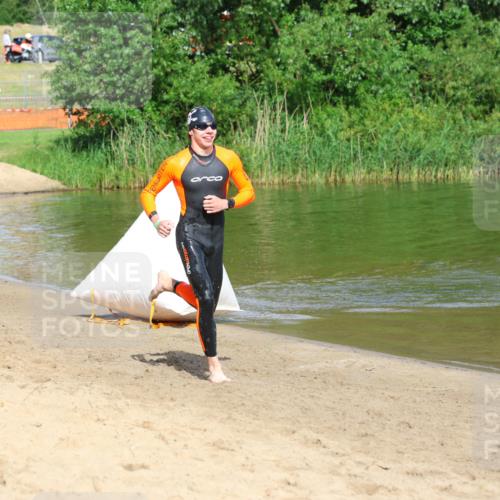 16.06.2024 - 26. Vierlanden-Triathlon Strokosch-Dieckow http://msf.ph/oto/6290222 16.06.2024 09:33:00 Schwimmen  meine-sportfotos.de