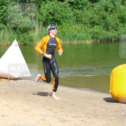 16.06.2024 - 26. Vierlanden-Triathlon Strokosch-Dieckow http://msf.ph/oto/6290271 16.06.2024 09:33:00 Schwimmen  meine-sportfotos.de