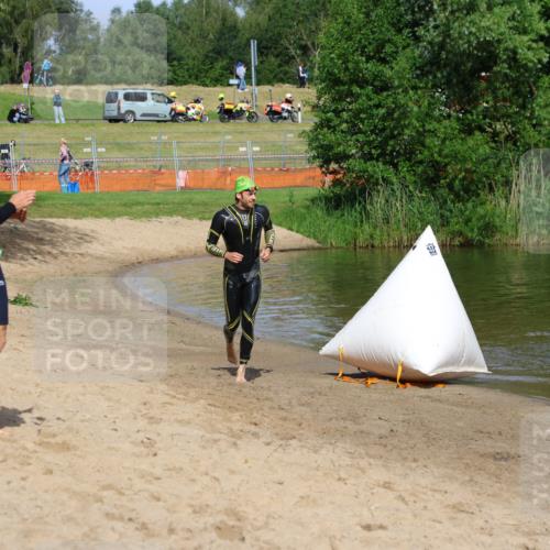16.06.2024 - 26. Vierlanden-Triathlon Strokosch-Dieckow http://msf.ph/oto/6290353 16.06.2024 09:33:42 Schwimmen 73, 73 meine-sportfotos.de