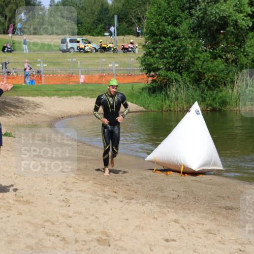 16.06.2024 - 26. Vierlanden-Triathlon Strokosch-Dieckow http://msf.ph/oto/6290403 16.06.2024 09:33:43 Schwimmen 73, 73 meine-sportfotos.de