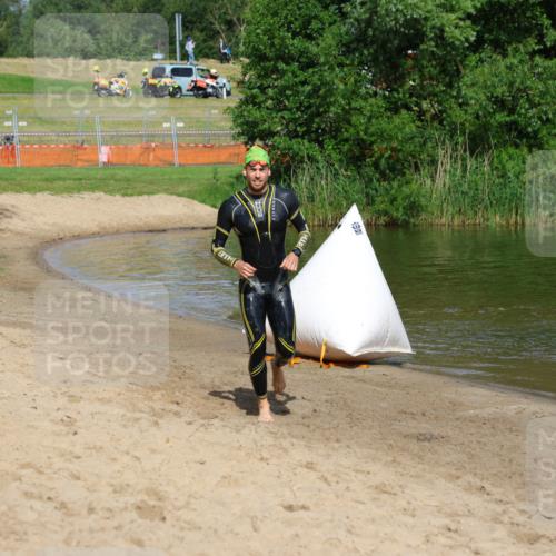16.06.2024 - 26. Vierlanden-Triathlon Strokosch-Dieckow http://msf.ph/oto/6290414 16.06.2024 09:33:44 Schwimmen 73, 73 meine-sportfotos.de