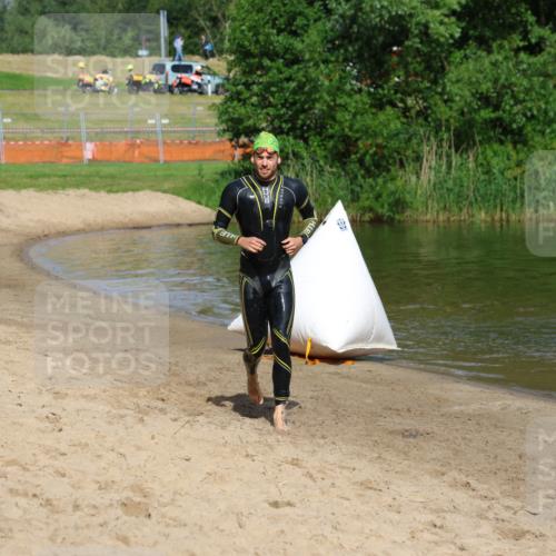 16.06.2024 - 26. Vierlanden-Triathlon Strokosch-Dieckow http://msf.ph/oto/6290442 16.06.2024 09:33:44 Schwimmen 73, 73 meine-sportfotos.de