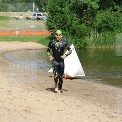 16.06.2024 - 26. Vierlanden-Triathlon Strokosch-Dieckow http://msf.ph/oto/6290456 16.06.2024 09:33:44 Schwimmen 73, 73 meine-sportfotos.de