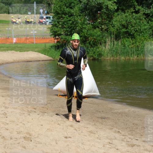 16.06.2024 - 26. Vierlanden-Triathlon Strokosch-Dieckow http://msf.ph/oto/6290509 16.06.2024 09:33:45 Schwimmen 73, 73 meine-sportfotos.de