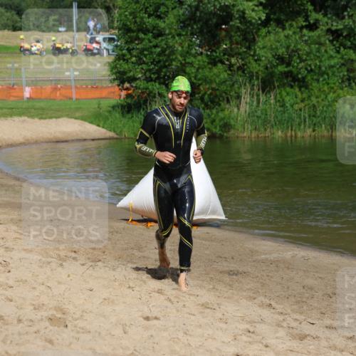 16.06.2024 - 26. Vierlanden-Triathlon Strokosch-Dieckow http://msf.ph/oto/6290526 16.06.2024 09:33:45 Schwimmen 73, 73 meine-sportfotos.de