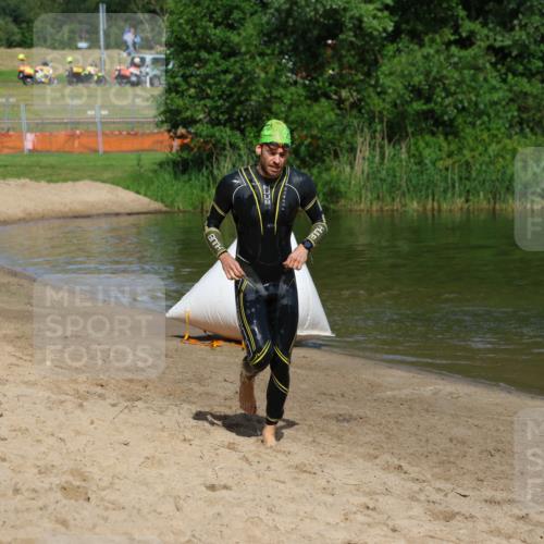 16.06.2024 - 26. Vierlanden-Triathlon Strokosch-Dieckow http://msf.ph/oto/6290538 16.06.2024 09:33:45 Schwimmen 73, 73 meine-sportfotos.de