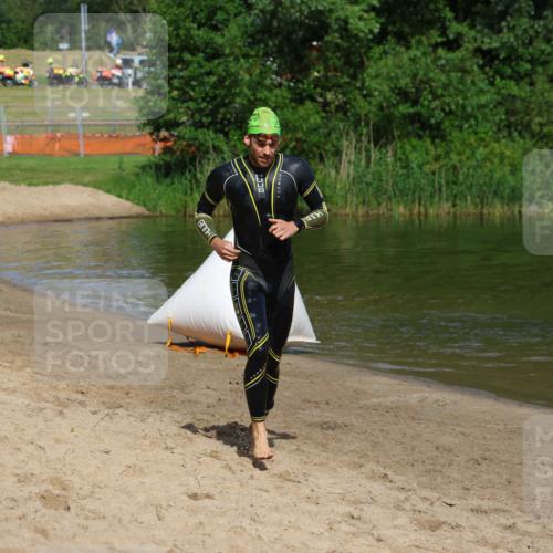 16.06.2024 - 26. Vierlanden-Triathlon Strokosch-Dieckow http://msf.ph/oto/6290549 16.06.2024 09:33:45 Schwimmen 73, 73 meine-sportfotos.de