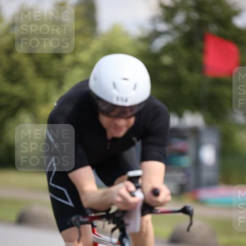 16.06.2024 - 26. Vierlanden-Triathlon Jannik Wohlers http://msf.ph/oto/6290563 16.06.2024 11:30:55 Radfahren 114, 517, 572 meine-sportfotos.de