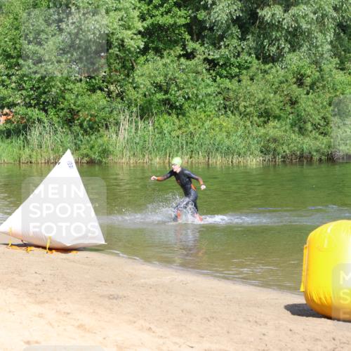 16.06.2024 - 26. Vierlanden-Triathlon Strokosch-Dieckow http://msf.ph/oto/6290579 16.06.2024 09:33:56 Schwimmen 73, 73 meine-sportfotos.de