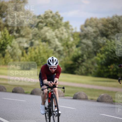 16.06.2024 - 26. Vierlanden-Triathlon Jannik Wohlers http://msf.ph/oto/6290609 16.06.2024 11:31:01 Radfahren 114, 338, 342 meine-sportfotos.de