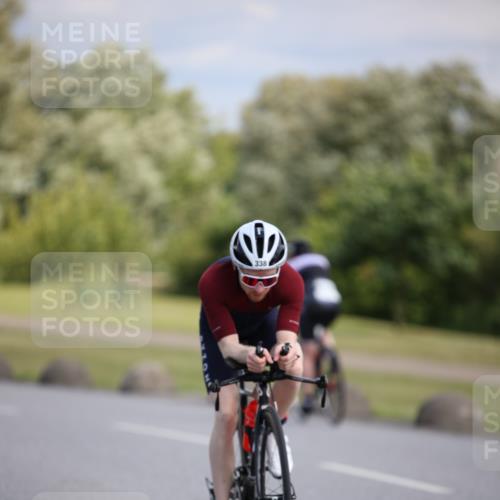 16.06.2024 - 26. Vierlanden-Triathlon Jannik Wohlers http://msf.ph/oto/6290657 16.06.2024 11:31:01 Radfahren 114, 338, 342 meine-sportfotos.de