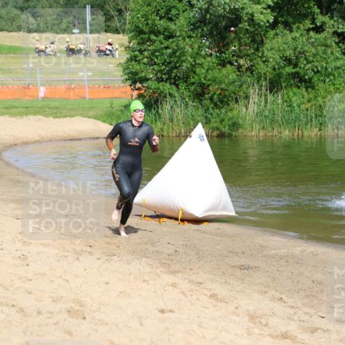16.06.2024 - 26. Vierlanden-Triathlon Strokosch-Dieckow http://msf.ph/oto/6290658 16.06.2024 09:34:00 Schwimmen 73, 73 meine-sportfotos.de