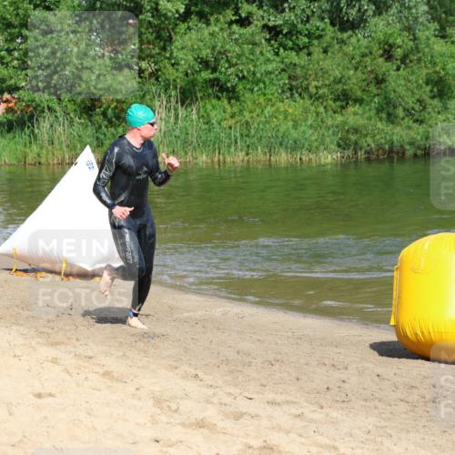 16.06.2024 - 26. Vierlanden-Triathlon Strokosch-Dieckow http://msf.ph/oto/6290780 16.06.2024 09:34:04 Schwimmen  meine-sportfotos.de