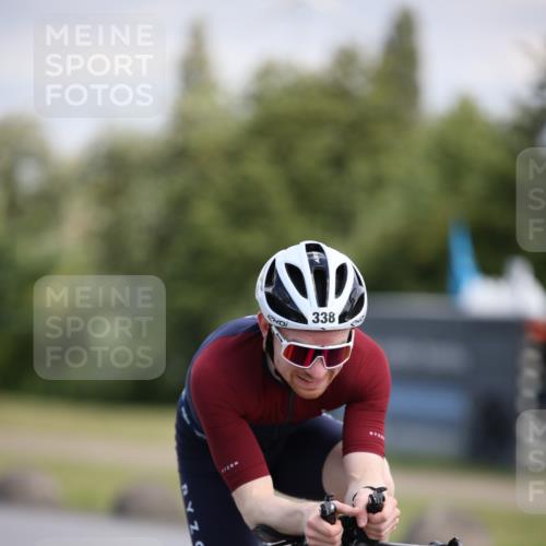 16.06.2024 - 26. Vierlanden-Triathlon Jannik Wohlers http://msf.ph/oto/6290803 16.06.2024 11:31:02 Radfahren 114, 338, 342 meine-sportfotos.de
