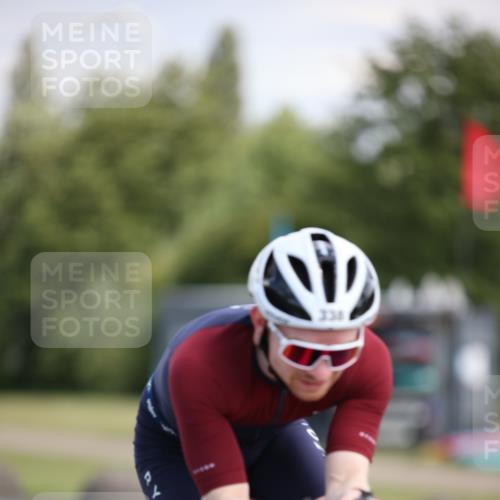 16.06.2024 - 26. Vierlanden-Triathlon Jannik Wohlers http://msf.ph/oto/6290813 16.06.2024 11:31:02 Radfahren 114, 338, 342 meine-sportfotos.de