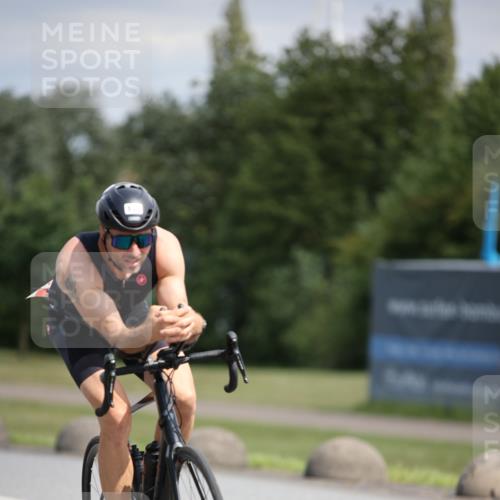 16.06.2024 - 26. Vierlanden-Triathlon Jannik Wohlers http://msf.ph/oto/6290832 16.06.2024 11:31:24 Radfahren 13, 133 meine-sportfotos.de