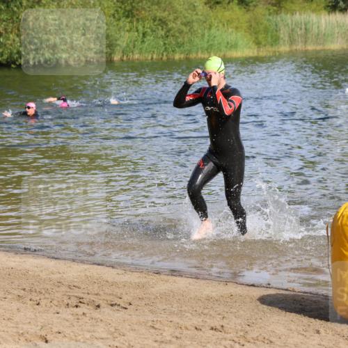 16.06.2024 - 26. Vierlanden-Triathlon Strokosch-Dieckow http://msf.ph/oto/6290879 16.06.2024 09:34:24 Schwimmen 35, 44, 49, 68, 190, 35, 44, 49, 68, 190 meine-sportfotos.de