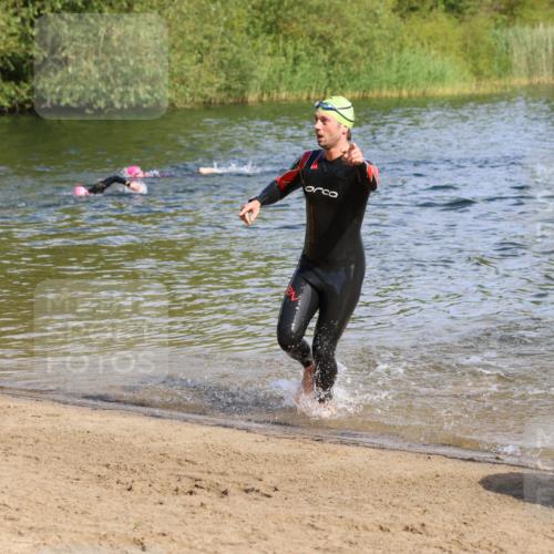 16.06.2024 - 26. Vierlanden-Triathlon Strokosch-Dieckow http://msf.ph/oto/6290944 16.06.2024 09:34:25 Schwimmen 35, 44, 49, 68, 190, 35, 44, 49, 68, 190 meine-sportfotos.de