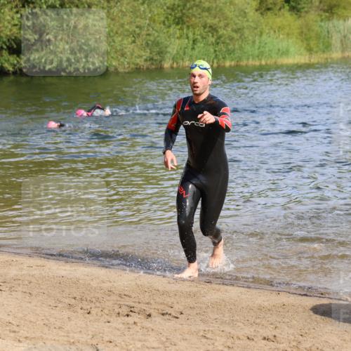 16.06.2024 - 26. Vierlanden-Triathlon Strokosch-Dieckow http://msf.ph/oto/6290968 16.06.2024 09:34:25 Schwimmen 35, 44, 49, 68, 190, 35, 44, 49, 68, 190 meine-sportfotos.de