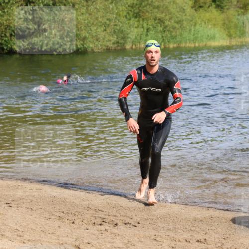 16.06.2024 - 26. Vierlanden-Triathlon Strokosch-Dieckow http://msf.ph/oto/6290992 16.06.2024 09:34:25 Schwimmen 35, 44, 49, 68, 190, 35, 44, 49, 68, 190 meine-sportfotos.de