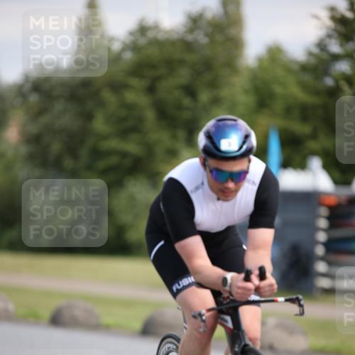 16.06.2024 - 26. Vierlanden-Triathlon Jannik Wohlers http://msf.ph/oto/6291004 16.06.2024 11:31:31 Radfahren 3, 133, 211 meine-sportfotos.de