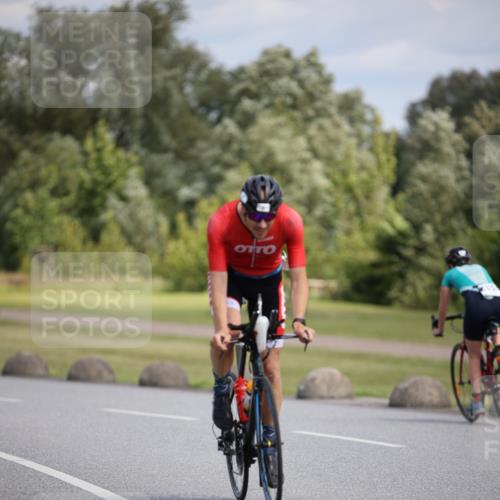 16.06.2024 - 26. Vierlanden-Triathlon Jannik Wohlers http://msf.ph/oto/6291015 16.06.2024 11:31:44 Radfahren 1, 9, 147, 164, 495, 590 meine-sportfotos.de