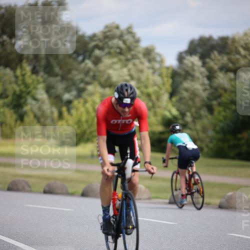 16.06.2024 - 26. Vierlanden-Triathlon Jannik Wohlers http://msf.ph/oto/6291024 16.06.2024 11:31:44 Radfahren 1, 9, 147, 164, 495, 590 meine-sportfotos.de