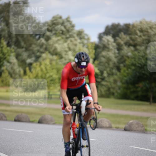 16.06.2024 - 26. Vierlanden-Triathlon Jannik Wohlers http://msf.ph/oto/6291030 16.06.2024 11:31:44 Radfahren 1, 9, 147, 164, 495, 590 meine-sportfotos.de