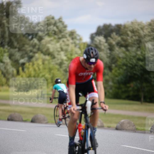 16.06.2024 - 26. Vierlanden-Triathlon Jannik Wohlers http://msf.ph/oto/6291037 16.06.2024 11:31:44 Radfahren 1, 9, 147, 164, 495, 590 meine-sportfotos.de