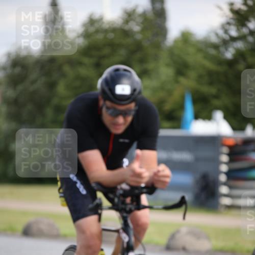 16.06.2024 - 26. Vierlanden-Triathlon Jannik Wohlers http://msf.ph/oto/6291129 16.06.2024 11:31:46 Radfahren 1, 9, 147, 495 meine-sportfotos.de