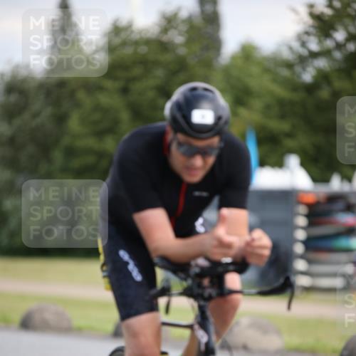 16.06.2024 - 26. Vierlanden-Triathlon Jannik Wohlers http://msf.ph/oto/6291133 16.06.2024 11:31:46 Radfahren 1, 9, 147, 495 meine-sportfotos.de
