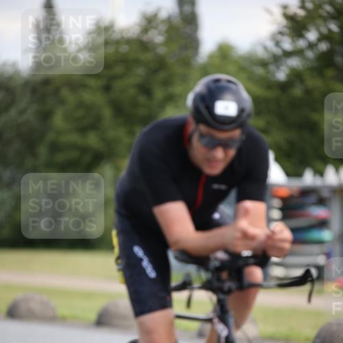 16.06.2024 - 26. Vierlanden-Triathlon Jannik Wohlers http://msf.ph/oto/6291135 16.06.2024 11:31:46 Radfahren 1, 9, 147, 495 meine-sportfotos.de