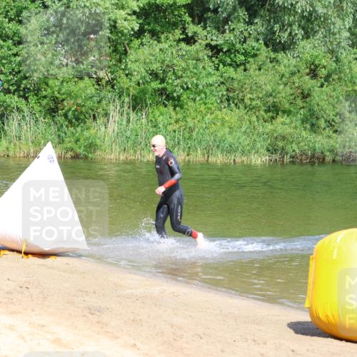 16.06.2024 - 26. Vierlanden-Triathlon Strokosch-Dieckow http://msf.ph/oto/6291208 16.06.2024 09:35:03 Schwimmen  meine-sportfotos.de