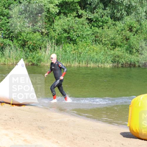 16.06.2024 - 26. Vierlanden-Triathlon Strokosch-Dieckow http://msf.ph/oto/6291229 16.06.2024 09:35:03 Schwimmen  meine-sportfotos.de